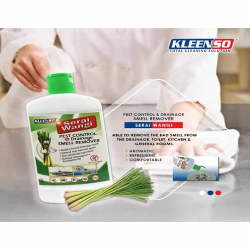Kleenso Concentrated Serai Wangi Pest Control & Drainage Smell Remover 450ML Pengawal Pest & Pembuangan Bau Saliran 5 kleenso A woman is holding a bottle of kleenso cleaning liquid.